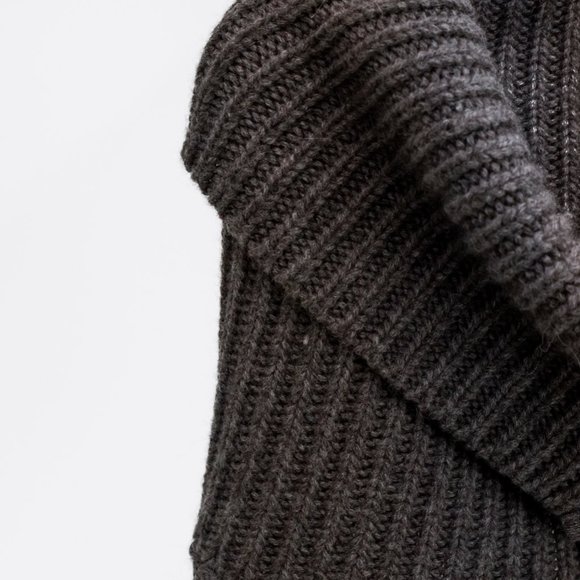 Gucci PF/11 Grey Alpaca Fringe Knit Zip Collar Scarf - Picture 6 of 9